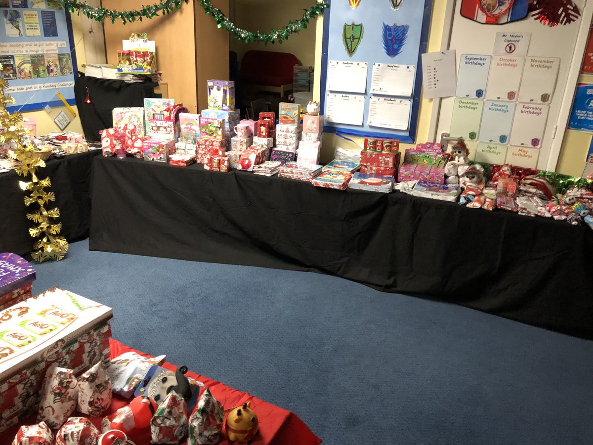NorthowramPS's tweet image. Sshhhh! Don’t tell anyone but our @NPtfa’s #SecretShop is all set up ready for your children to buy their secret presents.
Don’t tell anyone, though. It’s a secret! 🤫🎁🎄