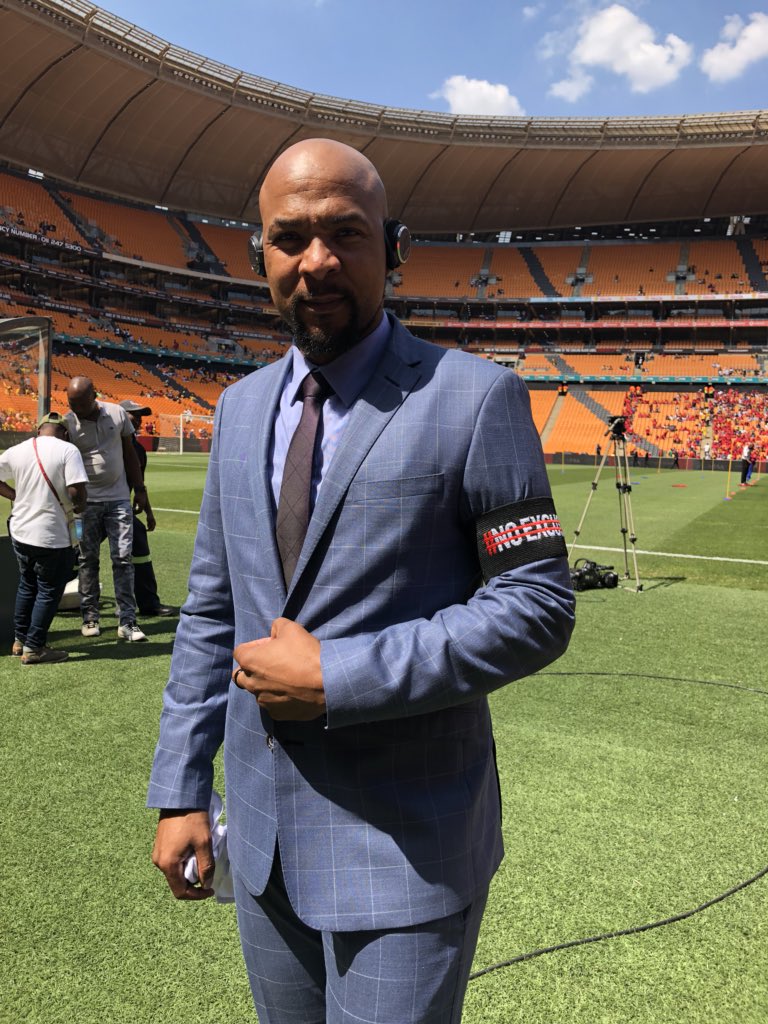 CapricornFM's tweet photo. For one last time in 2019, @MararaMoabelo brings you the #SportPrecinct
Tune in on DStv channel 884 or stream on https://t.co/11wJKBEhZo https://t.co/LXJrm1z000