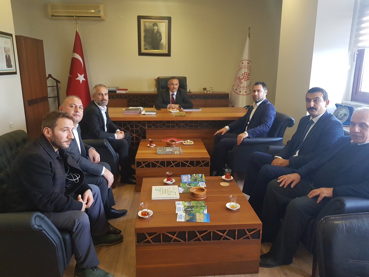 hakanyigitak's tweet photo. Rize Valimiz @RizeVali Sn #KemalÇeber beyefendiyi makamında ziyaret ederek bir arada olduk
Kıymetli büyüğümüze göstermiş olduğu ilgi alaka ve samimiyetten dolayı şükranlarımı sunuyorum
#Akocaklar #Rize @RTErdogan
https://t.co/8gQUjvFl1V
#HayırlıCumalar #CUMA https://t.co/u8eQFx9rDx