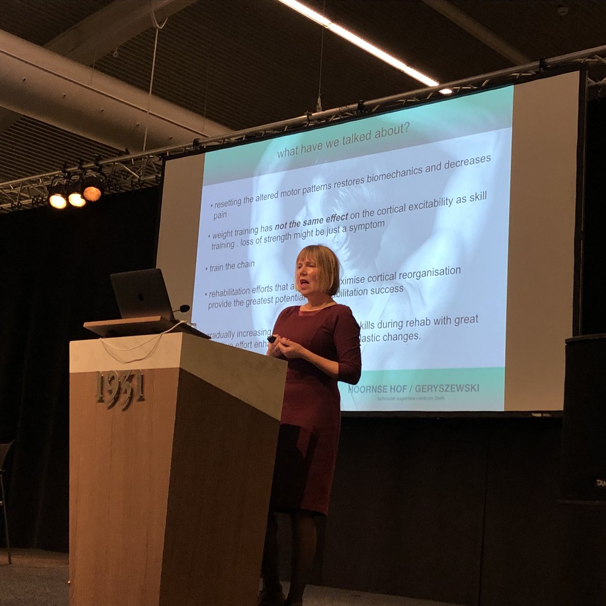 Muscles are co-operative partners! Trunk muscle facilitation - Control over motor control with #KarinGeryszewski #ser2019 <a href="/schoudernetwerk/">SchouderNetwerken Nederland</a>