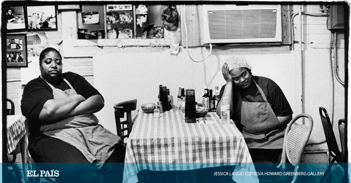 Fotos: Jessica Lange: Highway 61   bit.ly/2slVwvu Una exposición y un libro reúnen el último trabajo fotográfico de la célebre actriz