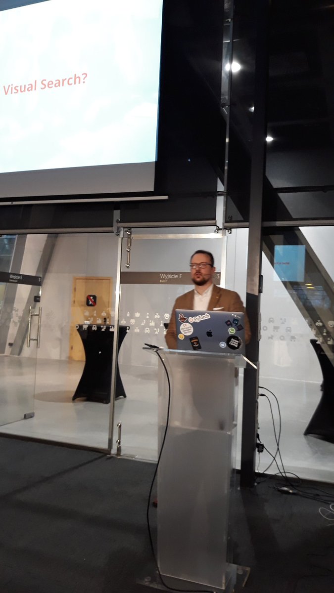 Marcin Tuszynski from <a href="/allegrotech/">allegro.tech</a> talking on visual search in #Allegro.