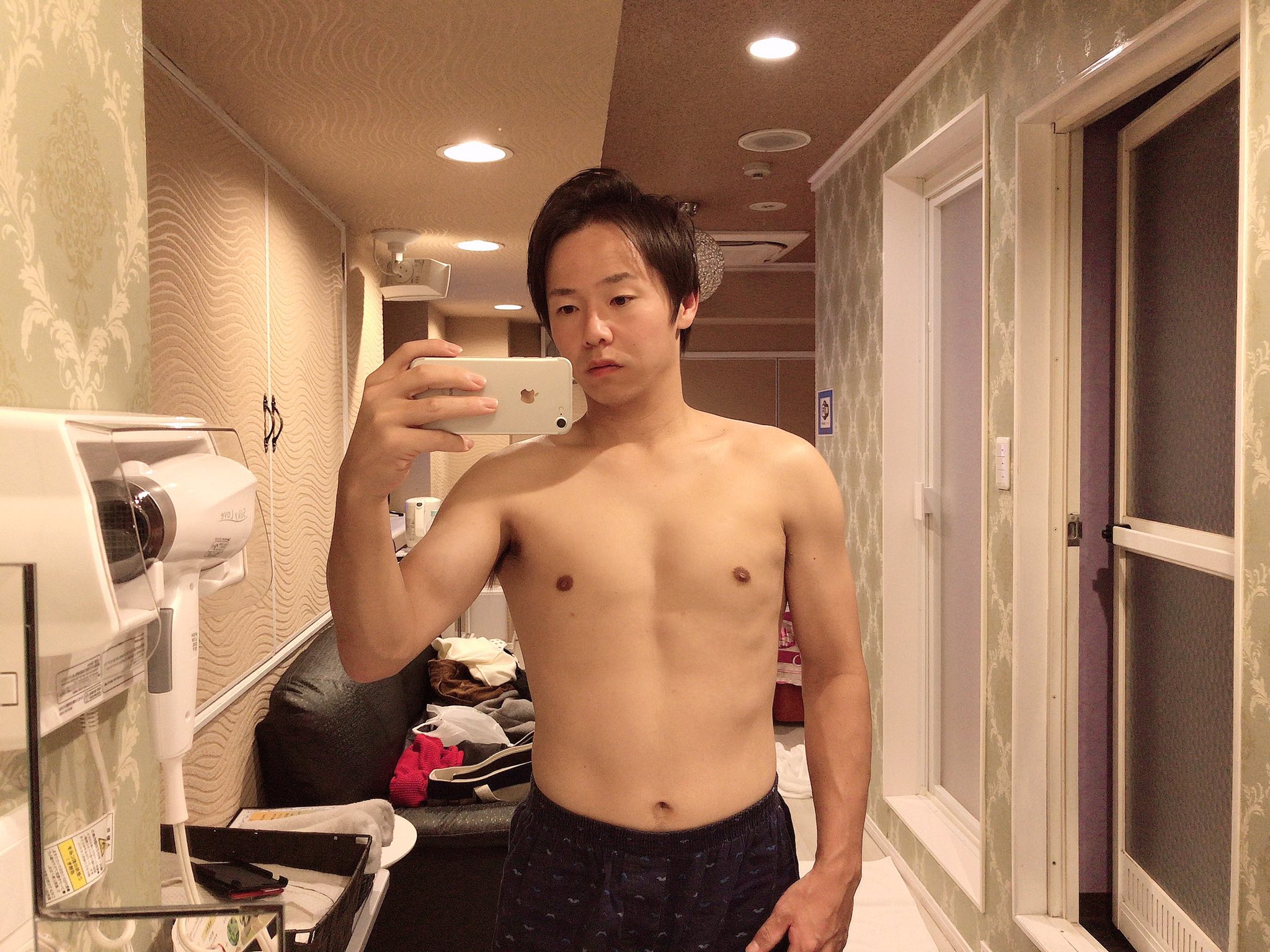 てつや 自己紹介 身長 160cm 体重 80kg 61kg 期間 4ヶ月半 1日3食ちゃんと食べながら 筋トレと有酸素運動だけで 19キロダイエットしました ダイエット法はメルマガで発信しています 是非登録してください T Co Oubtcdcxpd ダイエット垢