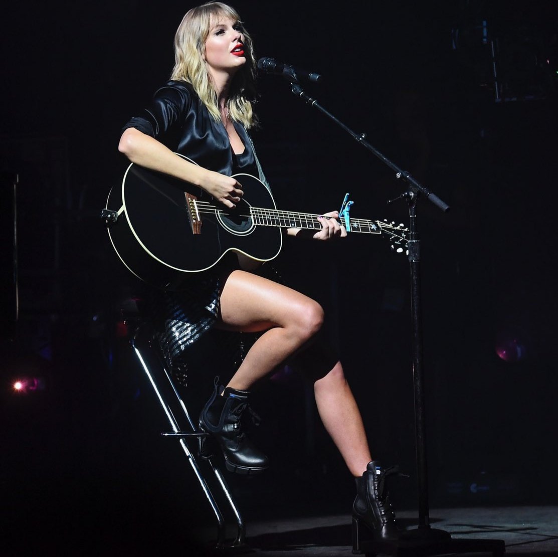 weknowakemeup's tweet image. Love love love uuu #HBDTaylorSwiftProjectTH