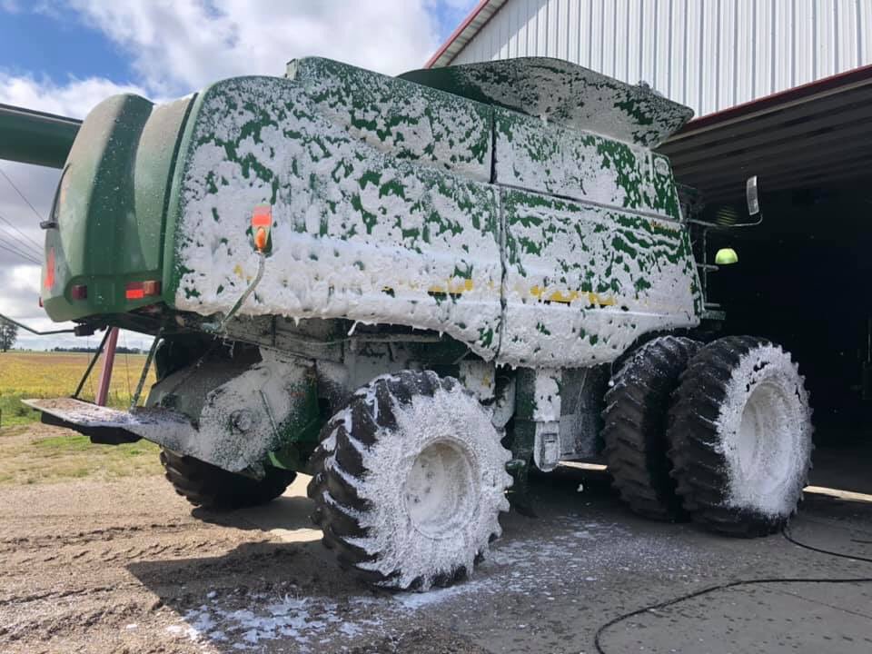 Almbee1's tweet photo. @sanderson_dale @summitfarm_llc I used the got foam bro stuff it did ok need to have soft water or won’t work. https://t.co/yf0FHR6ZF7