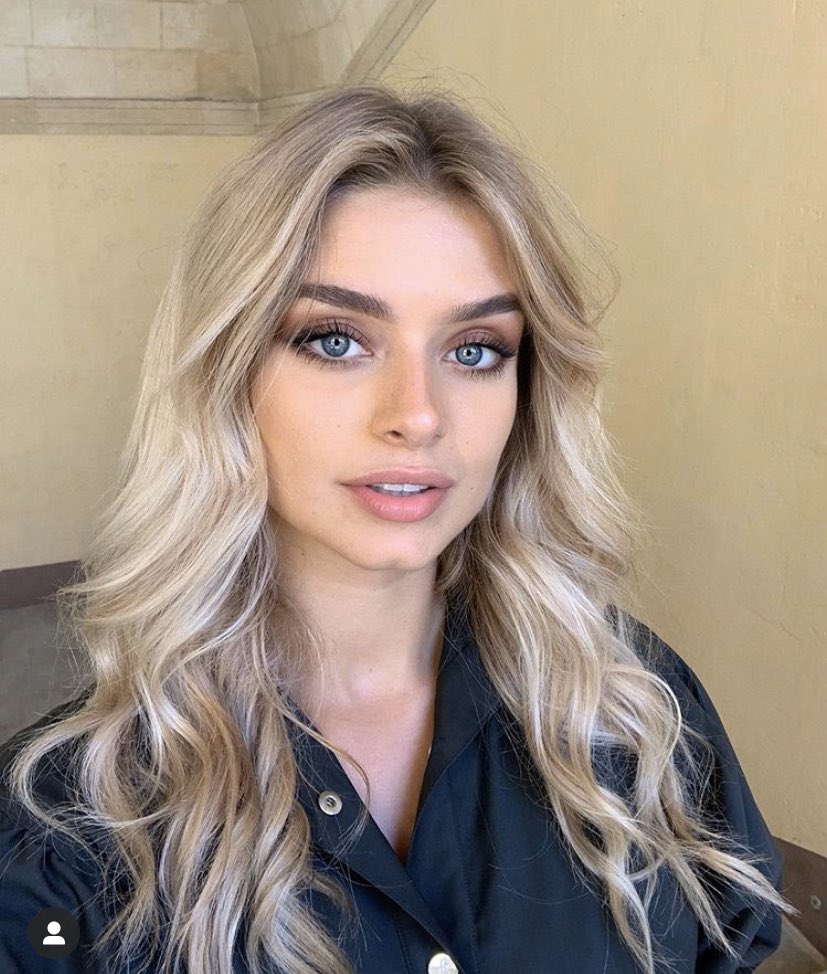 andrearsslt's tweet photo. si ce n’est pas miss provence qui gagne @MissFrance demain soir c’est qu’ils n’ont aucuns goûts. https://t.co/NpCjhp3kcu