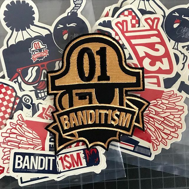 Solaris100's tweet photo. Oh merde! Patch delivery from Canada 🇨🇦 👍
—
#123klan #graffiti #patchgame #patch #sticker #stickerbomb #stickerslap #stickerslaps #stickerart #stickerartists #stickeraddict #stickerlove #stickerdesign #stickergame #stickerlife #stickerporn #instasticker #instastickers https://t.co/ckOgFB8nOM