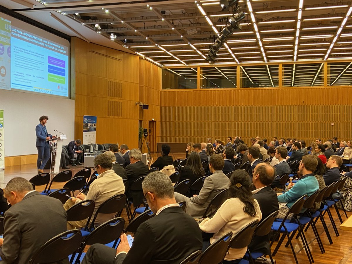 #EcotechNRJ Séquence Financement de l'innovation 1️⃣ par <a href="/GeoABK6/">Geoffrey Abécassis</a> de <a href="/ademe/">ADEME</a> présente comment et pourquoi répondre aux #AAP de <a href="/SGPI_avenir/">Secrétariat général pour l’investissement</a> ! Financez vos #innovations ! Prochain #AAP "Systèmes énergétiques, #villes et #territoires durables"