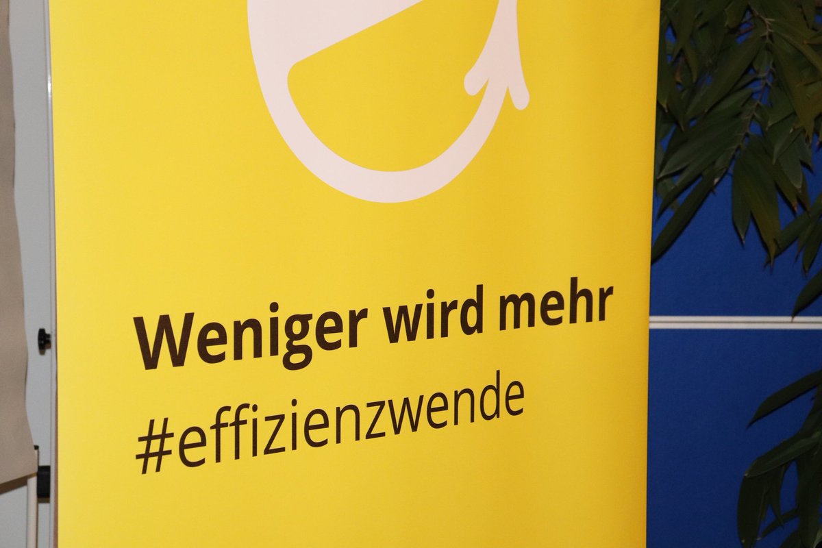 BuReg ohne Kraft &amp; Verantwortung #Klimapolitik:
1) "können ja immer noch nachschärfen, wenn wir merken, dass es nicht reicht"
👉 dass es nicht reicht, wissen wir jetzt schon!
2) "gibt halt Koalitions-Zwänge, mehr war nicht möglich"
👉 gibt naturwissenschaftliche Zwänge!
 #actNow