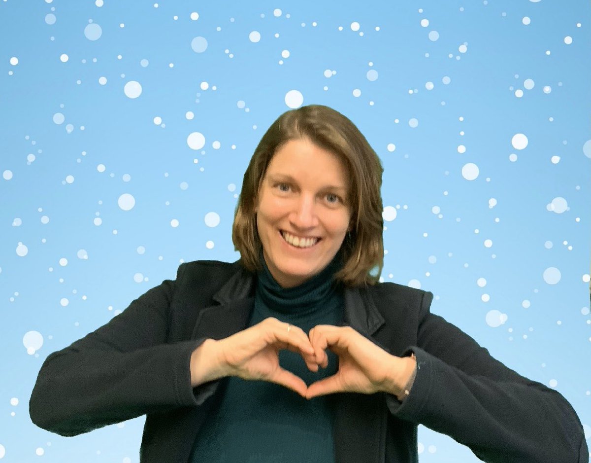 belden_trixi's tweet photo. #Fotoshooting mit der Klasse erfolgreich abgeschlossen. Hintergrund von @pixabay mit vereinfachter Lizenz in @DoInkTweets #GreenScreenApp eingefügt, Kinder von vorne und hinten fotografiert. Nächste Woche gehts weiter. #Weihnachtsgeschenk #Grundschule #IchschenkdirmingHätz https://t.co/tJk3vcBVpl