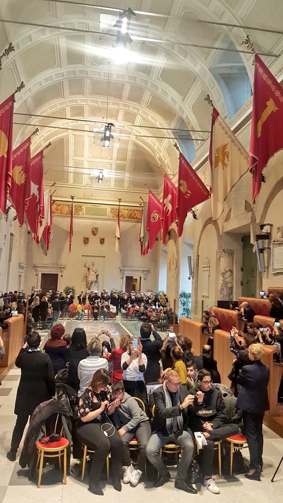 Eleonora_FMD's tweet photo. In Campidoglio cerimonia di premiazione #GJC2019: @MirtaMichilli e @AlfonsoHMolina ricordano il grande lavoro e contributo del professor emerito Tullio De Mauro per una scuola che cresca ogni giorno.A lui è dedicato il  premio e il lavoro per un'educazione di qualità @fmdigitale https://t.co/9kvpRTPc1Z