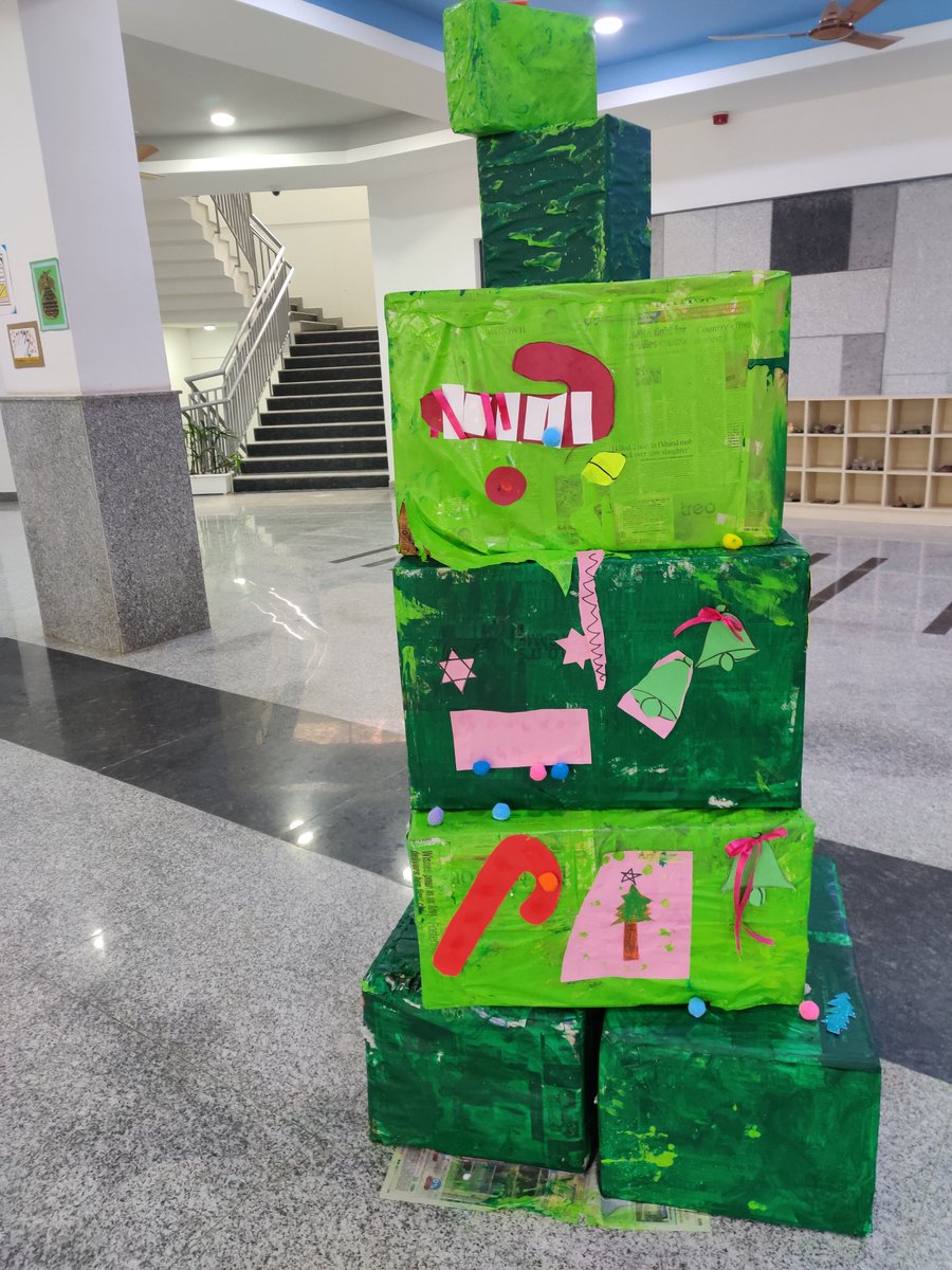 AneeshaSahni's tweet photo. Our #earlyyears Ss too made a Xmas tree with waste material #reuse #Collaboration #collaborativeartwork #teamwork #studentvoice #Eytalking #play #christmascelebration @Prometheus_Edu @deepa_nanda @deswal_tripti @KukretiPallavi @AggarwalAnanta @anushree1424 https://t.co/lI1oBAndHd