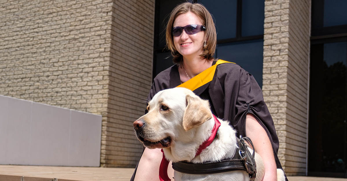 #SUgrad
Loandrie Potgieter, a visual impaired student at SU, is one of the top academic achievers in the Department of Social Work since her first year in 2016. She received her Bachelor's degree in Social Work cum laude. bit.ly/2RMNS84