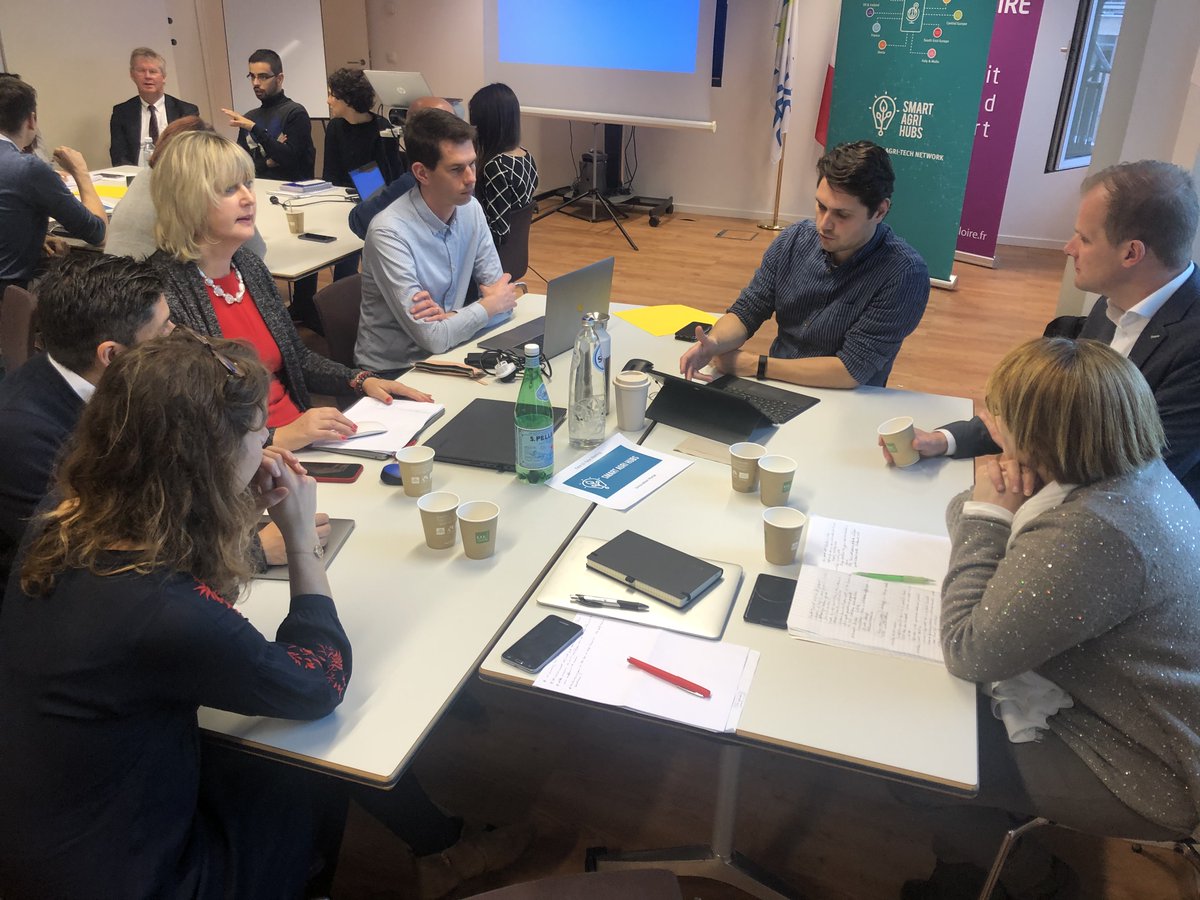SmartAgriHubs's tweet photo. This week, we met with our #RegionalClusters to discuss how to ever improve our communication and gain larger and broader audiences! You will see the inspirational ideas that we came up with flourish over the next few months... So stay Tuned !
#IamSAH #getinvolved https://t.co/UEzUfiTZr3