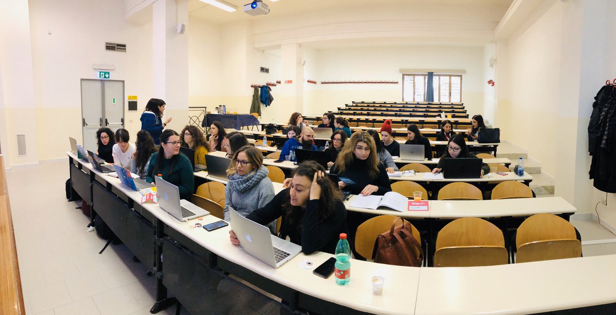 #DjangoGirlsCaserta è iniziato e le ragazze sono già al lavoro 👩🏻‍💻 grazie ad Ermenilda Viola di <a href="/Accentureitalia/">Accenture Italia</a> per aver raccontato la sua storia alle nostre #DjangoGirls 💪🏻✨
