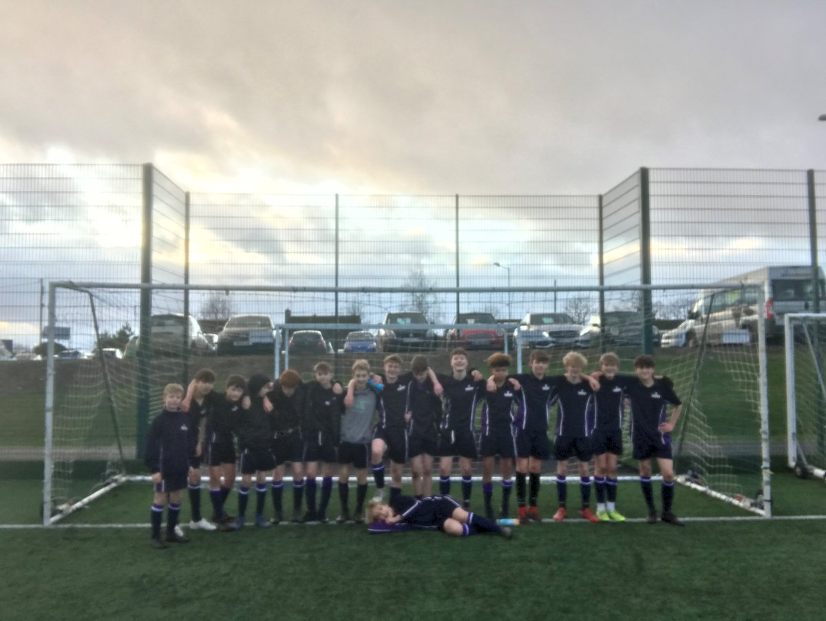kowessex's tweet photo. U14 KOW Boys Football progress to the third round of the Somerset cup. Kings came out the stronger team in the second half by keeping the ball on the floor with intricate passing leading to a 5-2 win over Huish - well done boys ! https://t.co/5JmcbY0lFe