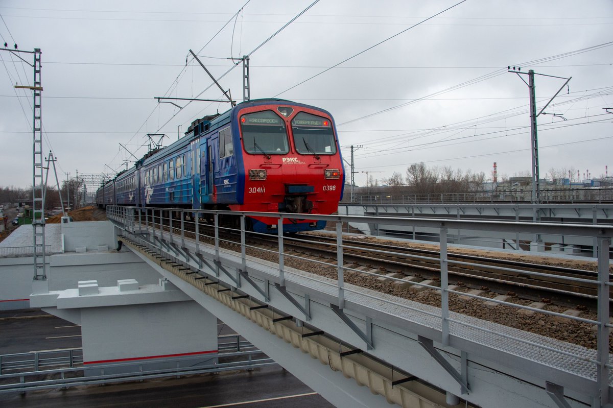 Вчера открылось движение по участку Южной рокады от Балаклавского до Пролетарского проспекта и реконструированной Дорожной улице с четырьмя полосами движения между Южной рокадой и МКАД протяженность которой 6,5 километров.
facebook.com/stepan.v.orlov…
#ЮжнаяРокада #МоскваТранспорт