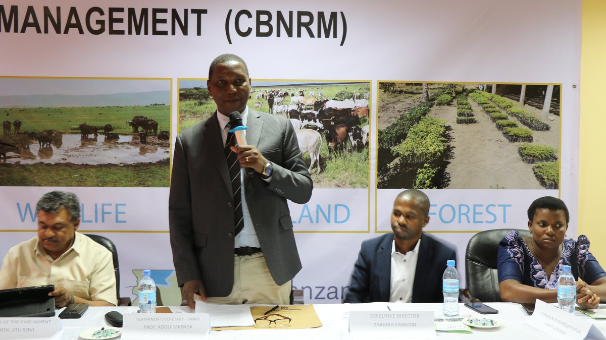 tnrforum's tweet photo. "Tunahitaji sana mawazo na ushauri wa wadau ili kusaidia jamii zilizopo karibu na hifadhi waweze kunufaika na rasilimali za hifadhi na kusonga mbele kiuchumi." PS #MNRT Prof. Adolph Mkenda #cbnrmtz2019 https://t.co/OrwcXENeHb