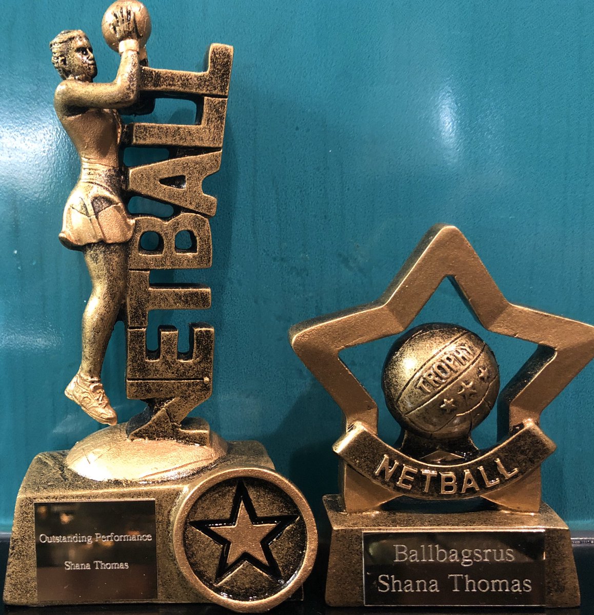 Shanatomsport's tweet image. Not sure how but managed to win “Outstanding Performance” award at the Swansea Valley Netball League presentation, as well as league winners. Not bad after not playing a game for 23 years! #intheblood #skillsforlife #backtonetball #girlstogether @WelshNetball