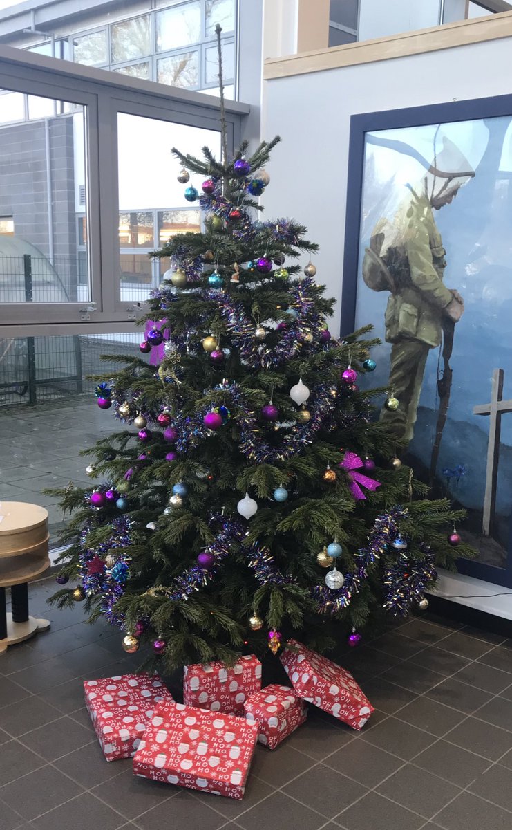 Feel immensely proud to be able to help out at this time of year! <a href="/VisionForEd/">Vision for Education</a> ‘No Child Without a Present’ scheme is amazing! Presents dropped off to a school this morning, some children will wake up to a present this year #givingback #MerryChristmas