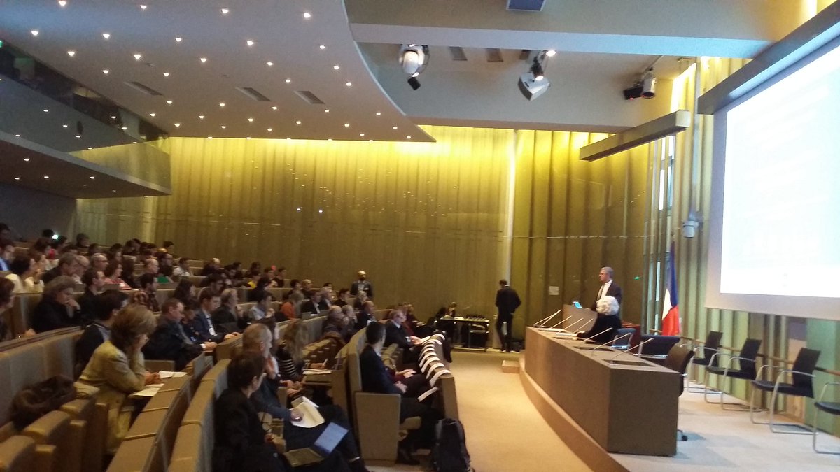 Aménageons sous la pluie avec <a href="/Le_SIAAP/">SIAAP</a>,  l'AESN la driee et le <a href="/clusterems/">cluster EMS</a> #eauxpluviales merci à tous!