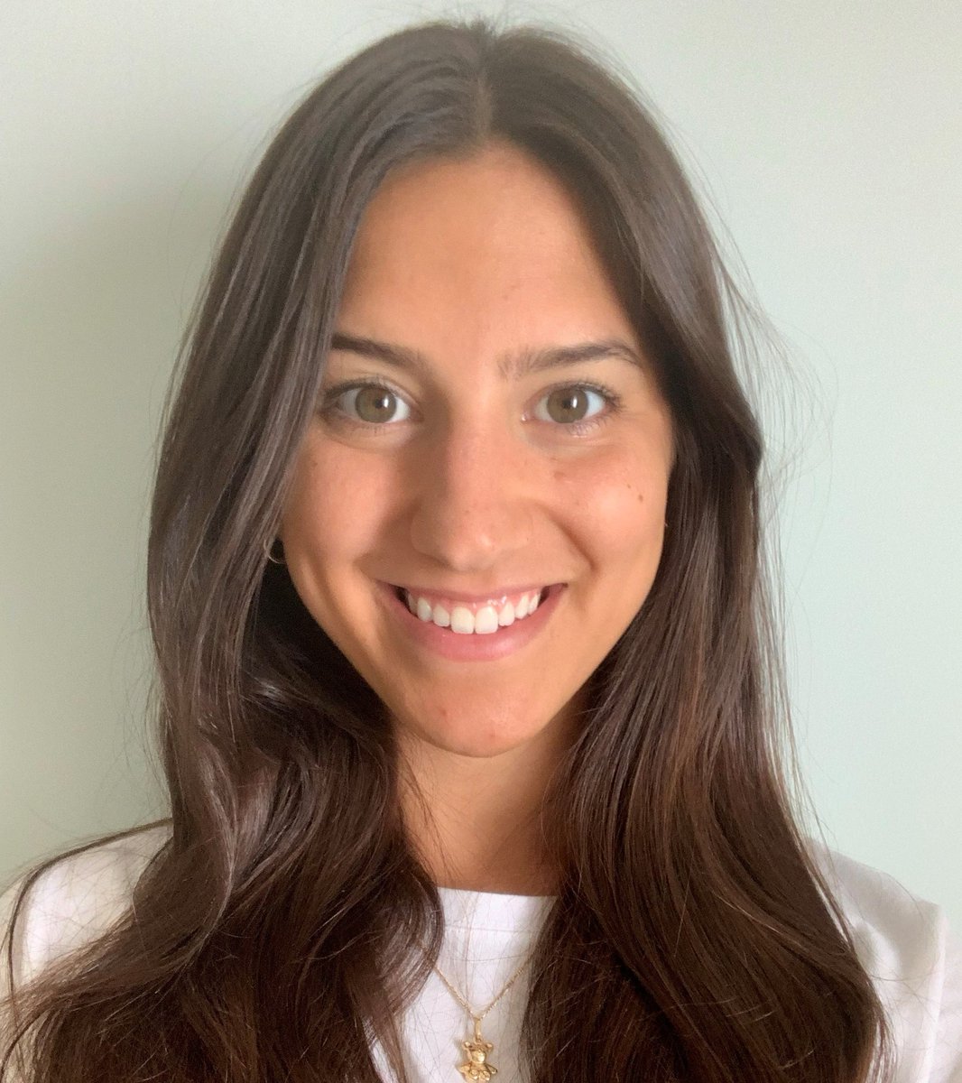 QMUniversity's tweet photo. Leron is from #Canada and is studying towards an MSc in Speech and Language Therapy at #QMU. She is a current Saltire Scholar and acts as a cultural ambassador for higher education in Scotland. Read more ➡️ https://t.co/jotIT8XYii #StudentStories #StepAheadQMU #ScotlandIsNow https://t.co/LSYKkzdowJ