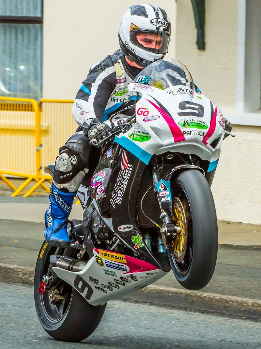 cupcakelinda05's tweet image. Happy Friday 😍 #MichaelDunlop 
Photo Credit - Ian Sharples