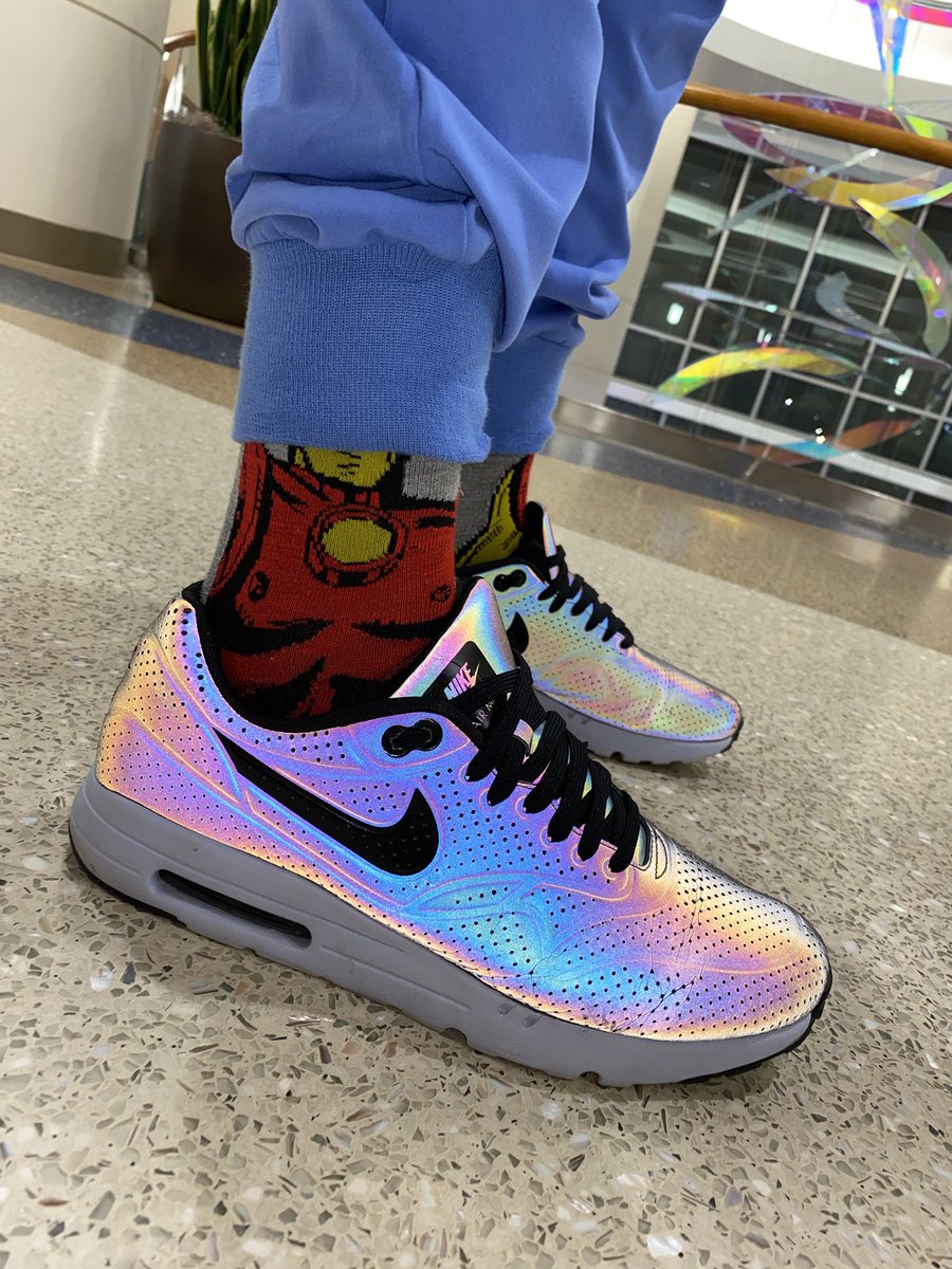enginerdmd's tweet photo. #25DaysOfKicksmas #moireAM1
#BlingBling
#Ironman #SneakerDoc https://t.co/0CCD9eLn2A