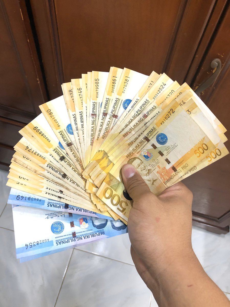 luemelnaj's tweet photo. December nanaman, retweet to receive money 💸💸💸 this Christmas 🎉🎊☃️ https://t.co/avtI4dvwsC