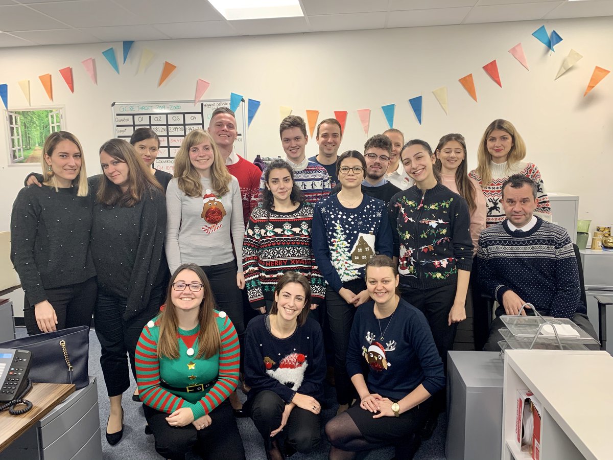 HiltonBankside's tweet photo. Happy Christmas Jumper Day! 🎅🏻☃️❄️
#christmasjumperday #christmas2019 https://t.co/cEozAdoVv5