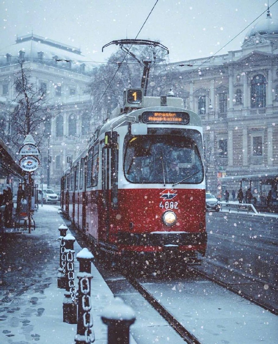 syiphee's tweet photo. Vienna in Austria https://t.co/JFdqiOupV9