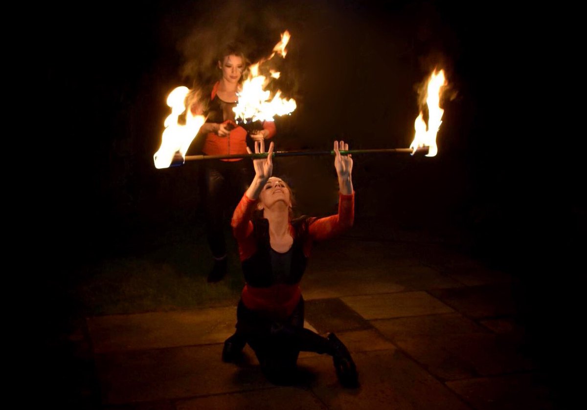 FlowFuzion's tweet photo. #fireyfriday #fire #fireartistry #firedancers #firespinning #fireskills #firedoubles #choreography #costumes #parties #themedevents #thegreatestshowman #duoskills #teamwork https://t.co/DN8i0lqJC0