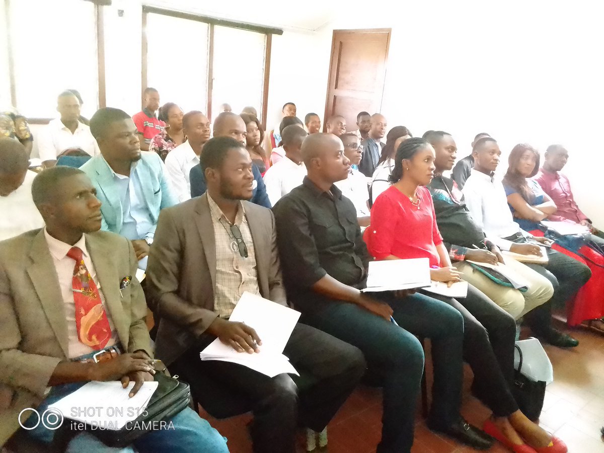 MARLEASBL's tweet photo. 2e Jour de Formation des EXPERTS EN ENTREPRENEURIAT ET COOPERATIVES.
Honoré par la visite du Pdt sortant de CCNSC Prof @Mfumunzanza.
Les Experts en formation ont foncé leurs connaissances les Principes de Coopératives et Entrepreneirait. https://t.co/2CrsfbyQNL
