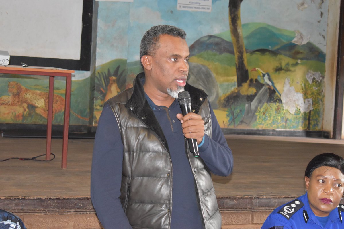 DPP with security agencies & civil society in Isiolo County to listen to public concerns & discuss agreeable solutions to same. Major concerns: police accesses, land issues, delayed justice, human/animal conflict.
#CommunityDialogue_ODPP 
#Standup4HumanRights