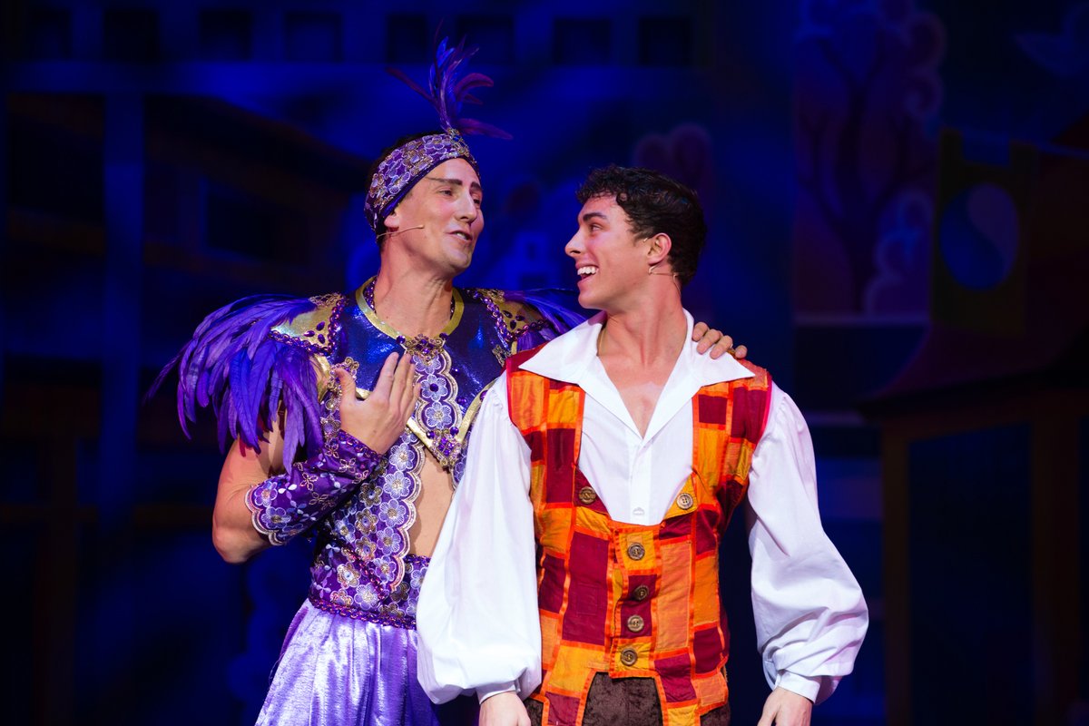 PerfPilchards's tweet photo. ⭐⭐⭐⭐⭐ review from @bobheather10: Aladdin - New Victoria Theatre (@WokingTheatre) from @QdosPantomimes and starring @BrendanCole @BobbyDavro1 @MischaEckersley @pearcebarron @PhippsDavis #DawsonChance 
https://t.co/ya38Qryk7F via @SardinesMag https://t.co/tWYmm6ryBu