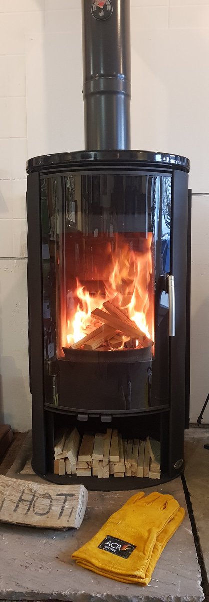 SkiptonStoves's tweet image. New stove on live display here @skiptonsandr the @ACRHeat #Novus #5KW #Multifuel #Stove call into our showroom to see it for yourself! Start your own stove adventure today #2020install