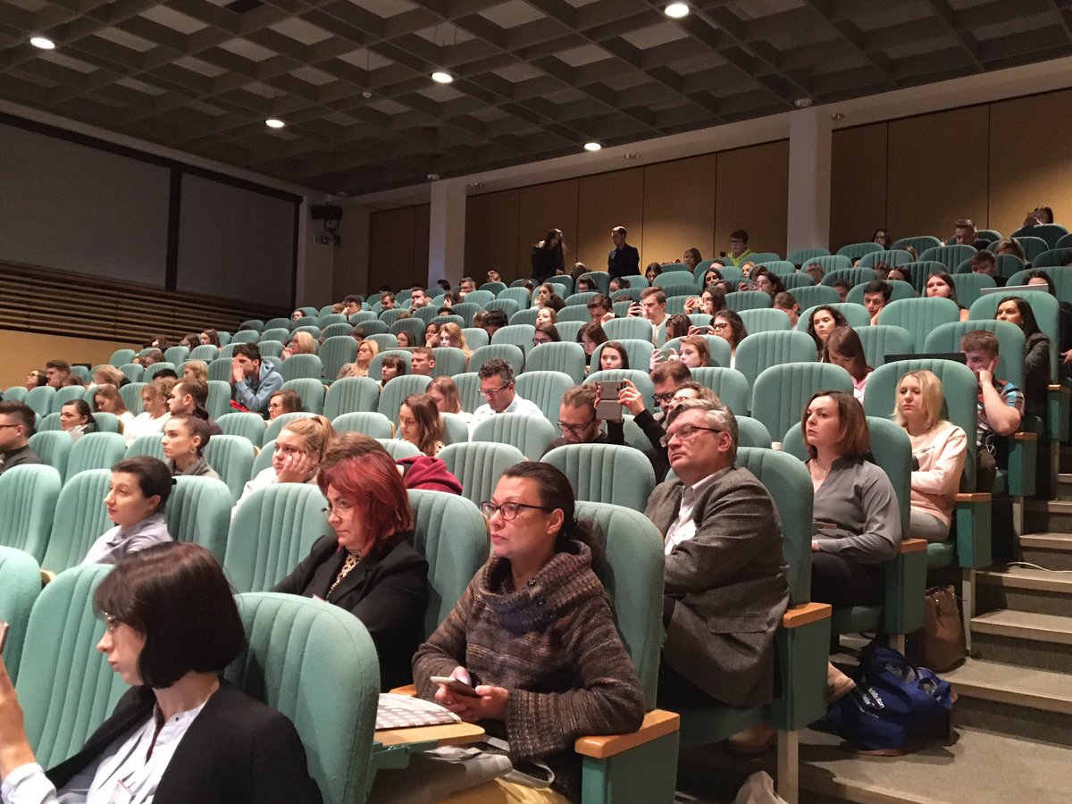 k_oltarzewska's tweet photo. 👤🎓💡Na #UKSW w #Warszawa trwa I Ogólnopolska Konferencja Naukowa „Etyka public relations”. Za nami pierwszy panel dotyczący innowacyjnego opracowania „Standardy profesjonalnego public relations”. Będziemy obradować do 18:30. Zapraszamy serdecznie! #EtykaPR #StandardyPR https://t.co/fs1VTFg0LR