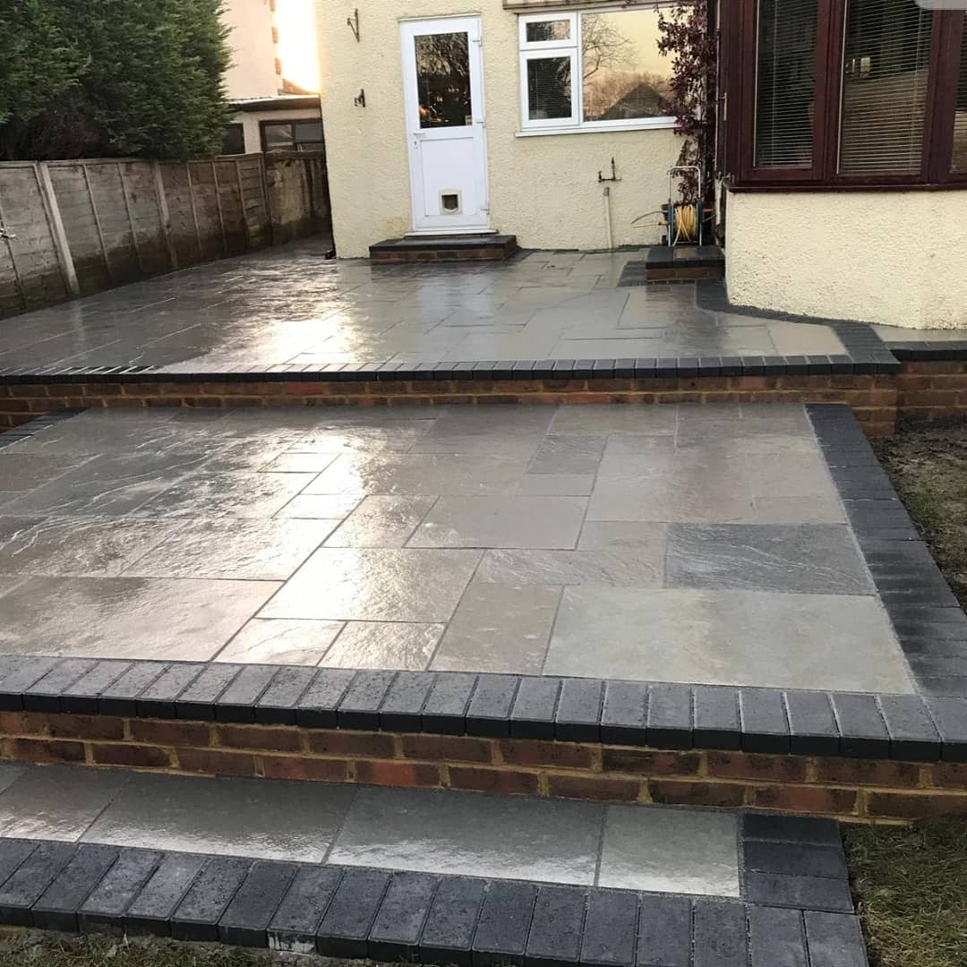 Beautiful upgrade to compliment the back of this home. 

Created using @marshallsgroup Sylvern and Charcoal block paving edge 

#patio #marshallsgroup #charcoalblock #blockpaving #edge #patio #gardentransformation
#gardenfacelift #landscaping #innovisionlandscapes #sylvern