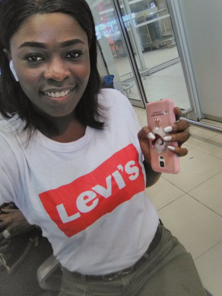 NdevaJemy's tweet image. Bon week-end chez vous 😍😙