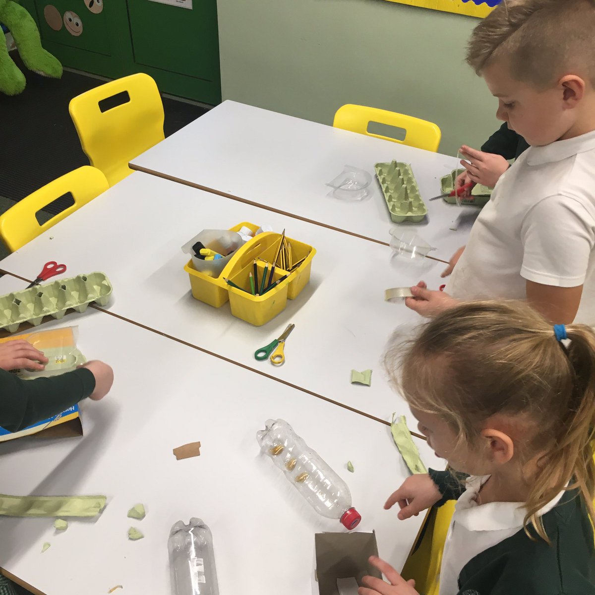 Year 2 have been exploring the properties of materials today! Now they are building a boat for an explorer or a pirate using their knowledge! <a href="/DSATScience/">DSAT Science</a> <a href="/Discoverytrust/">Discovery Trust</a>