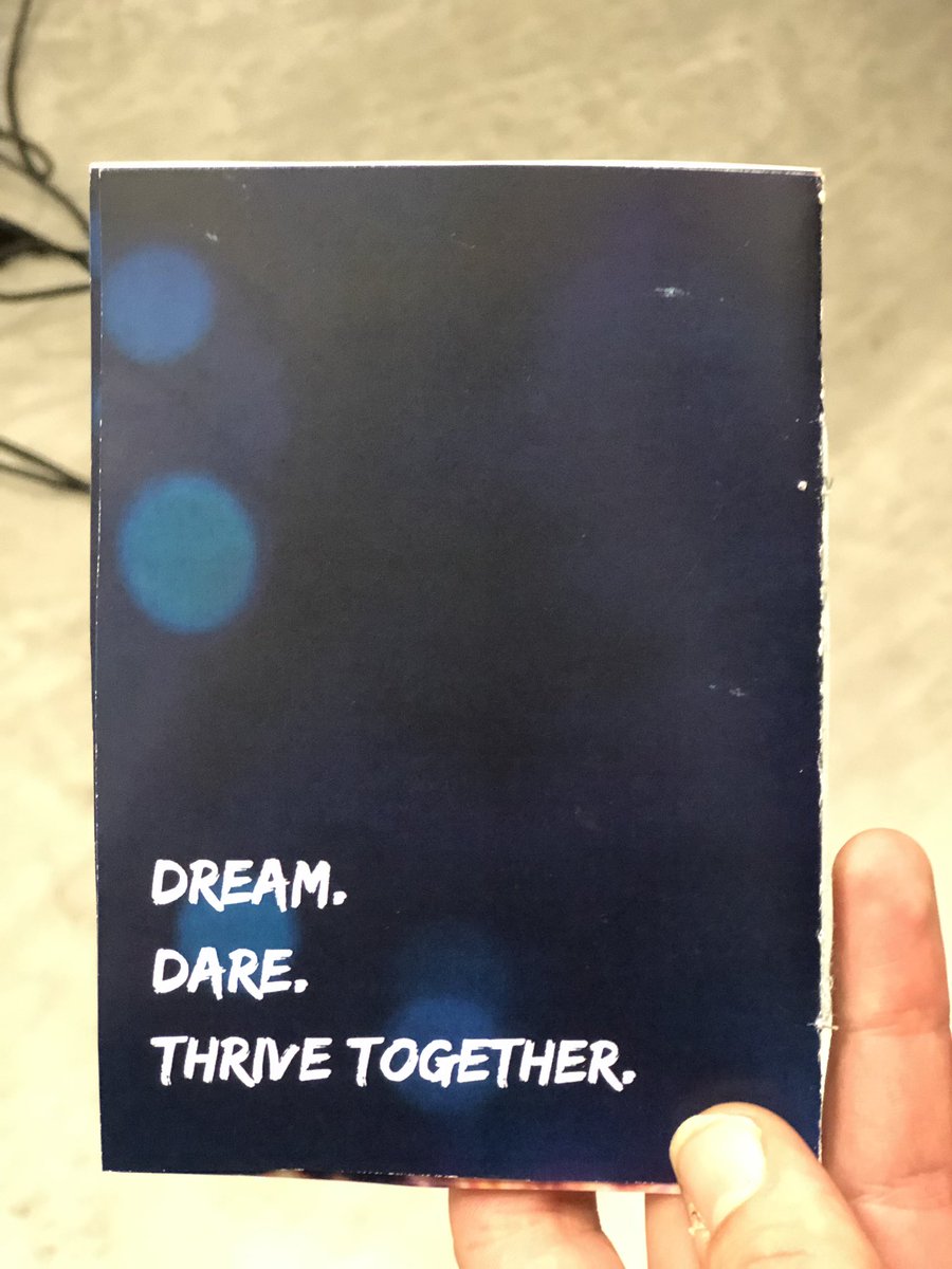 Et l’histoire n’est pas finie ! 
Hier, Clovis participait aux 1 an de #TheGreatVillage avec Maud et Fatou.