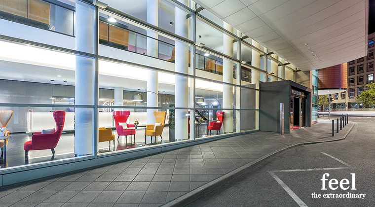 nhcollection's tweet image. The building hosting the NH Collection Frankfurt City is the result of the ambitious project of KSP-Jürgen Engel's architects that blurred the barrier between the hotel and the outside to create a sense of openness and freedom. #feelunique bit.ly/2MOTeNQ