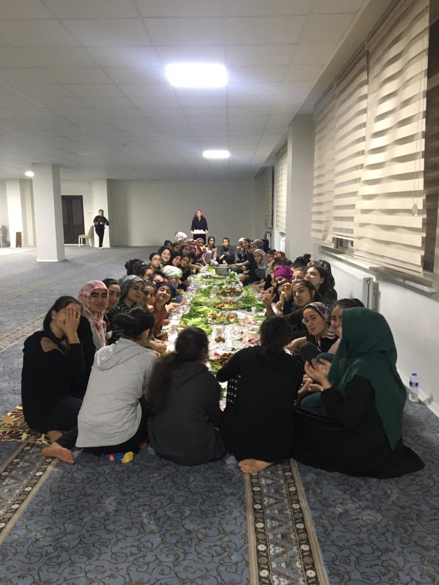 Gönüllerimiz’Sofrada Cem Oldu’
Marketten, sofraya her şey ôğrencilerimizin elinden☺️💐
<a href="/turgev/">TÜRGEV</a>