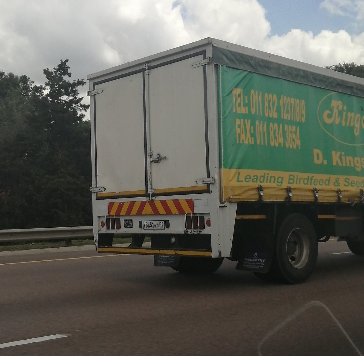 Mase_D's tweet photo. Reckless driving on N1 South before Botha Str off ramp @PigSpotter https://t.co/wBl9UPCWRV
