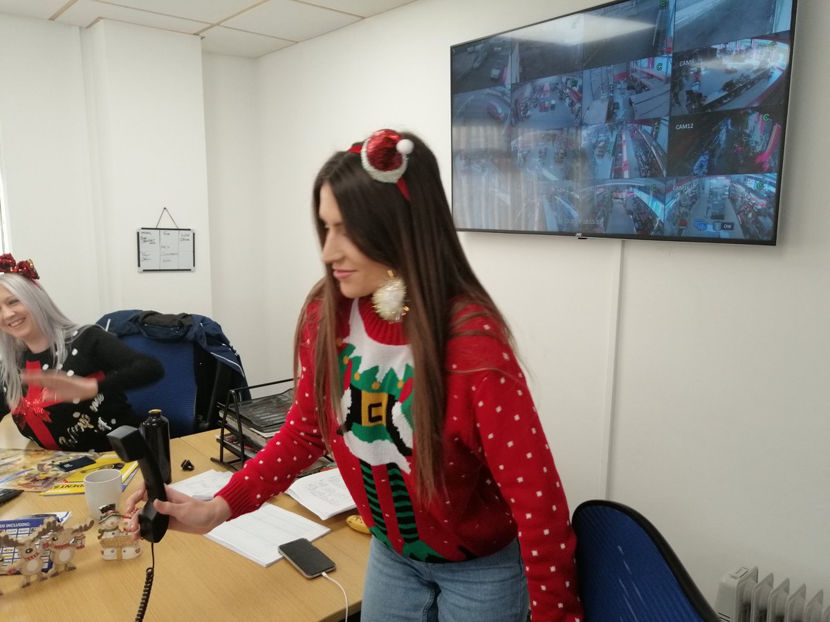 Supporting #SaveTheChildren #ChristmasJumperDay #ChristmasPants
🎅🏻👕❄️💷