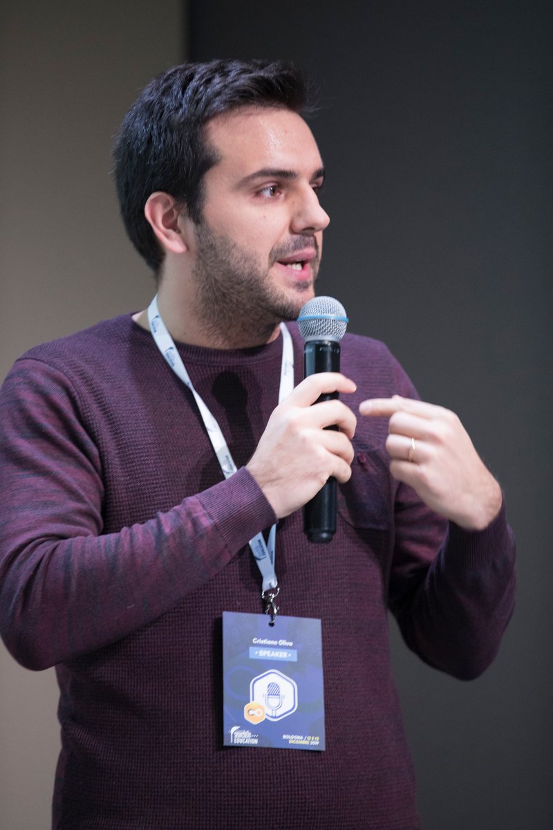 TheSMConnect's tweet photo. [E-Commerce] Termina lo speech in sala con Cristiano Oliva e @_k3k. #SMConnect https://t.co/gyOzmYh4j6