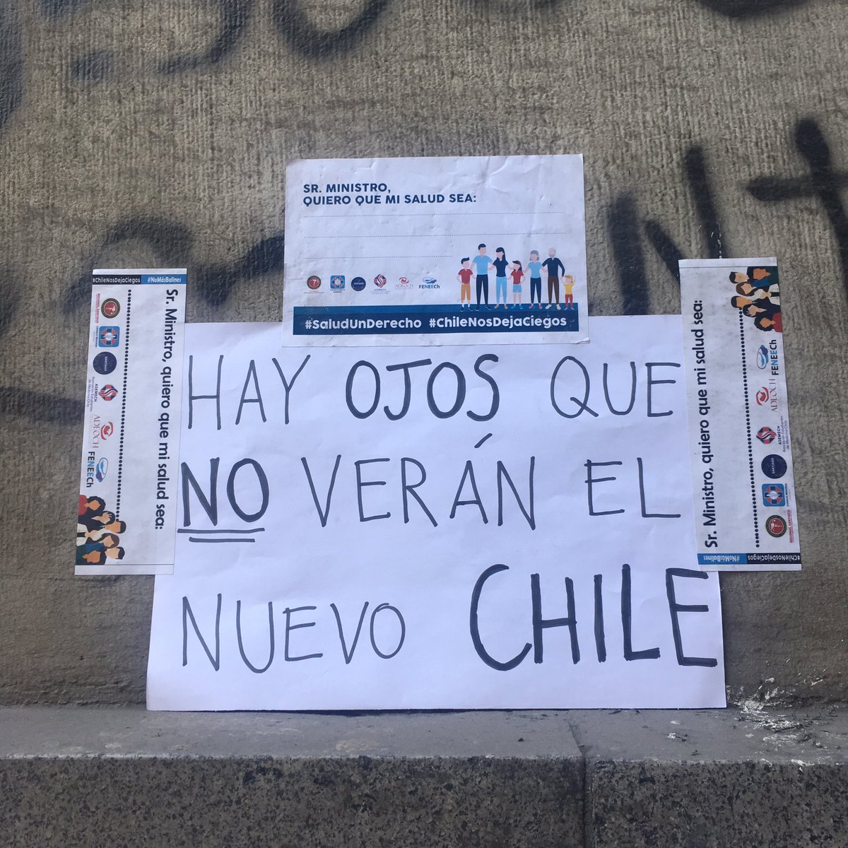 polombina's tweet photo. #ElMinistroResponde por qué no renuncian. Hoy #MarchaContraPiñera https://t.co/RqEqs94HUp