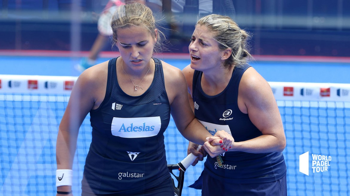 #RetoAdeslasPádel

🔜Se cierra la temporada en el #WPTBarcelonaMasterFinals  y qué mejor manera de hacerlo que jugando con Ari y Ale. ¿Quieres ser el afortunado/a?🤔
1⃣ Síguenos en <a href="/adeslaspadel/">Adeslas Pádel</a> 
2⃣ Haz RT a este tuit
3⃣ Comenta titulando la foto y etiqueta a un amigo
¡Suerte!