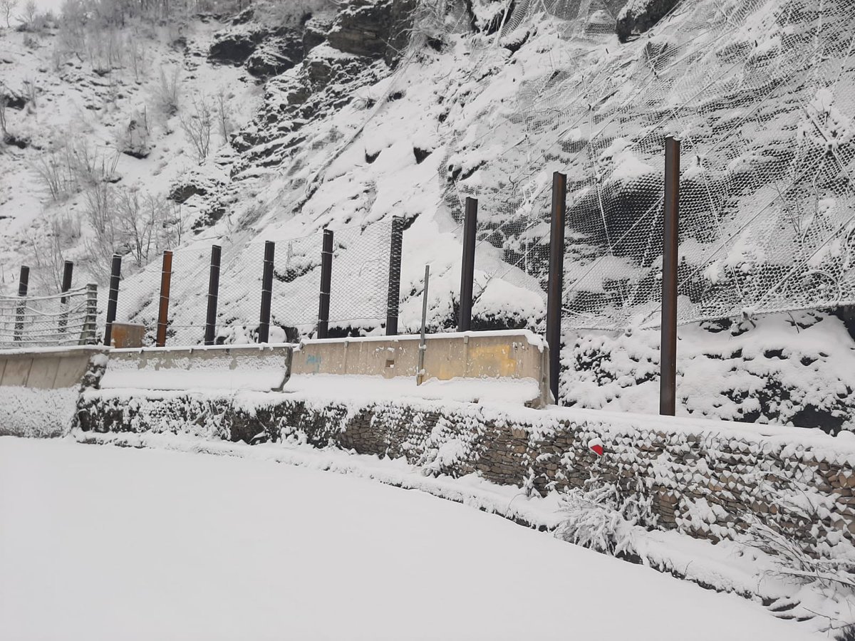 provinciamodena's tweet photo. 👍👍👍RIAPRE OGGI alle 17 la #SP486 tra Cargedolo e Riccovolto, in comune di #Frassinoro che nei giorni scorsi era stata chiusa x caduta massi.
@gazzettamodena @Carlino_Modena @trc_tv @Modenaindiretta @ModenaToday @PLdelFrignano @TvQui @RADIOBRUNO1 @Ansa_ER https://t.co/kPDbm2s54x