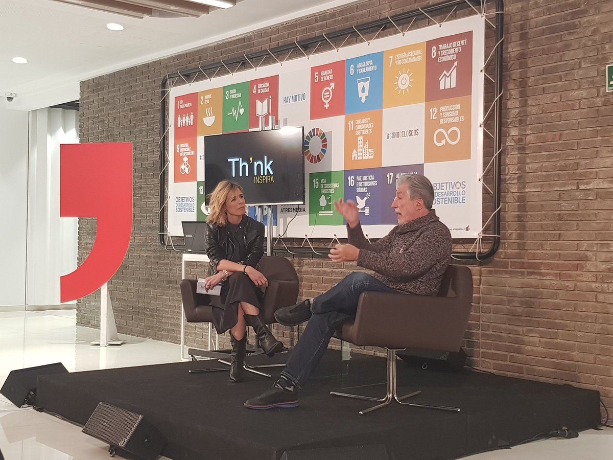 cvelasco10's tweet photo. "Si te ríes de ti mismo a los demás los desarmas". Jordi Sierra i Fabra en @ThinkAtresmedia #thinkinspira https://t.co/SDweqiGqkd